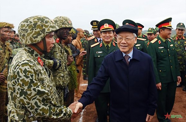 Phát biểu tại buổi làm việc, Tổng Bí thư Nguyễn Phú Trọng biểu dương những kết quả đã đạt được của Bộ Quốc phòng trong lãnh đạo, chỉ đạo thực hiện nhiệm vụ quân sự, quốc phòng, đối ngoại quốc phòng. Ảnh: TRỌNG HẢI 