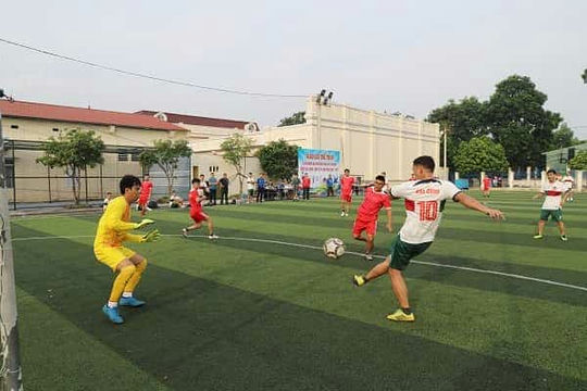 Sản xuất phụ tùng nội địa hóa xe máy.