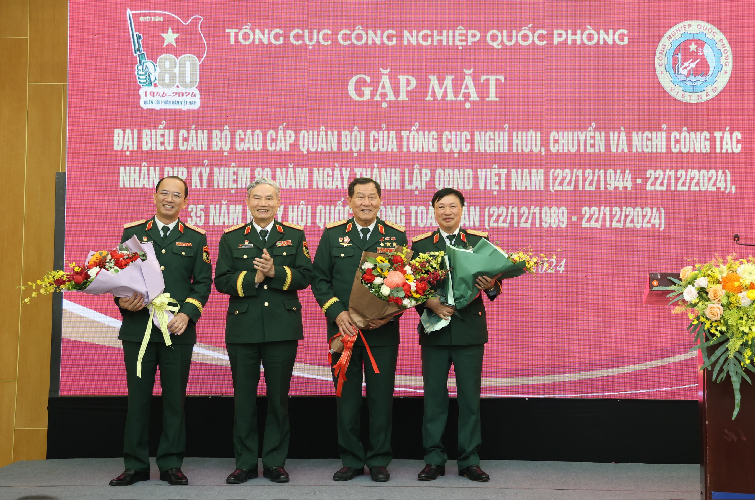 Gặp mặt cán bộ cao cấp nhân dịp kỷ niệm 80 năm ngày thành lập Quân đội nhân dân Việt Nam